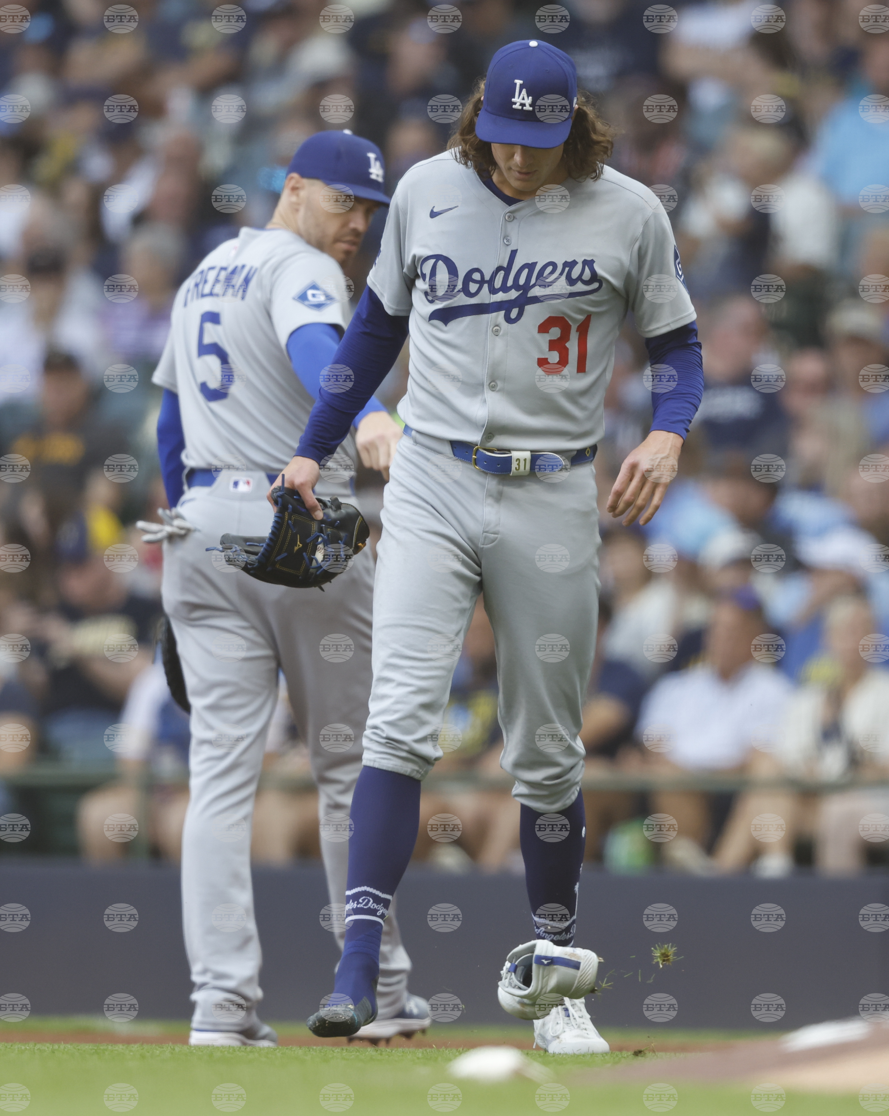 Dodgers Brewers Baseball