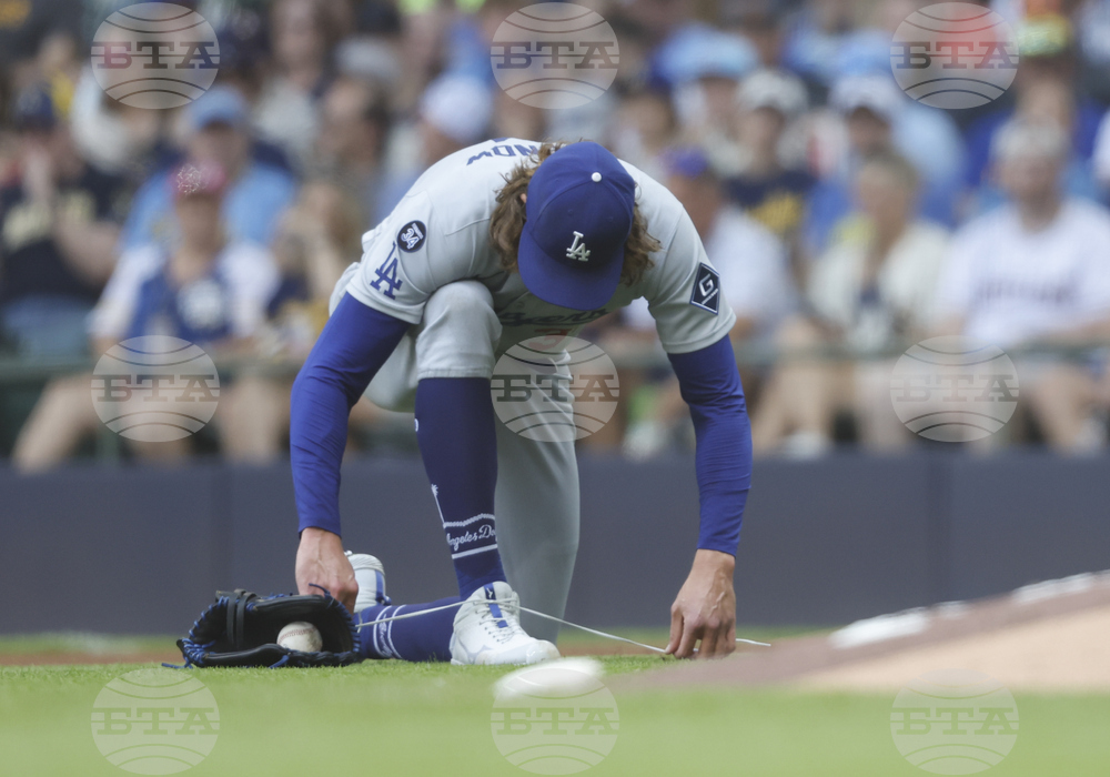 Dodgers Brewers Baseball