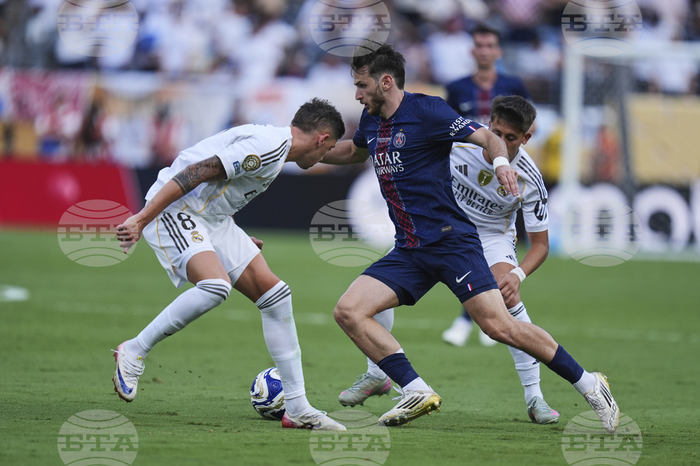 Хвича Кварацхелия отсъства от групата на Пари Сен Жермен за мача с Анже