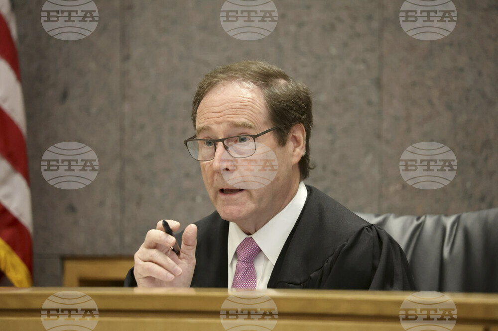 Public Defenders Pay Dispute