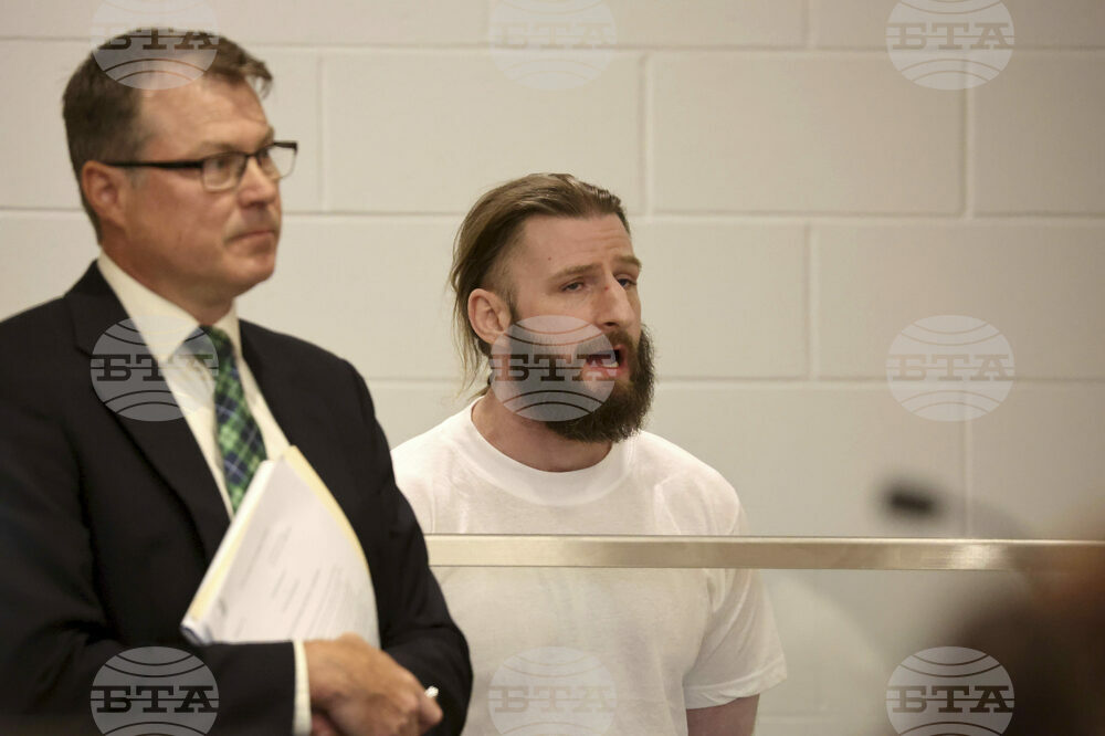 Public Defenders Pay Dispute