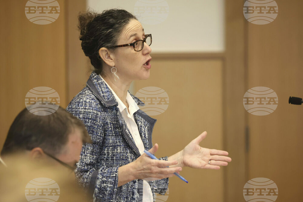 Public Defenders Pay Dispute