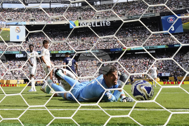 Вратарят на Реал Мадрид Тибо Куртоа: "Това е тежка загуба, но и възможност да си вземем поука"