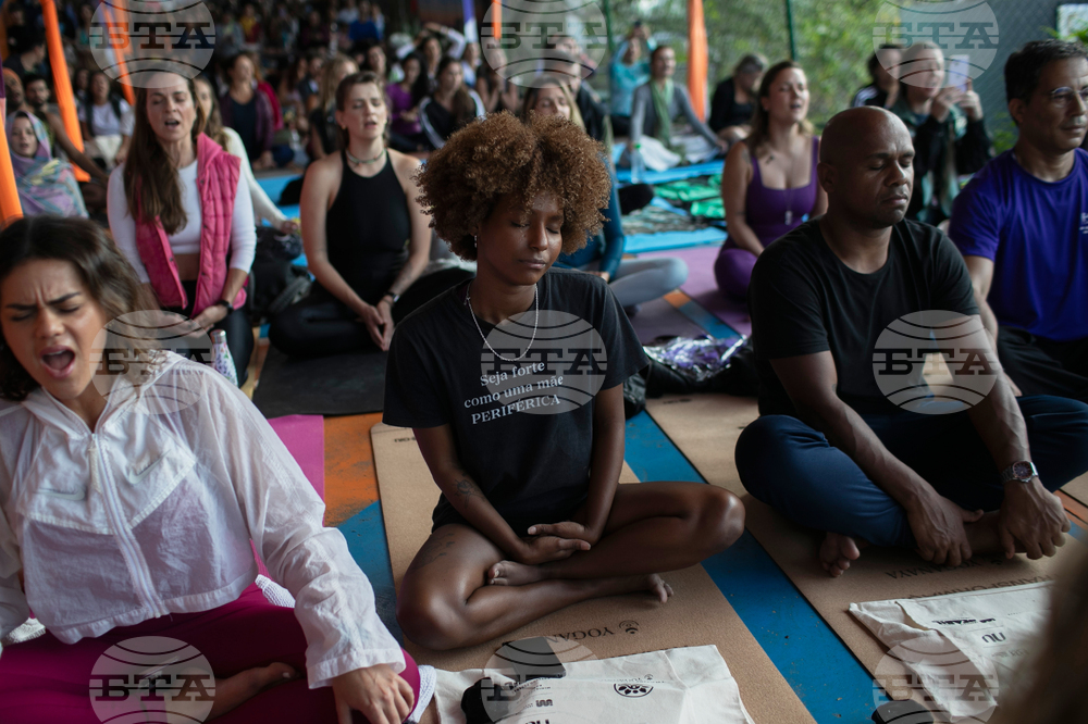 APTOPIX Brazil Favela Yoga