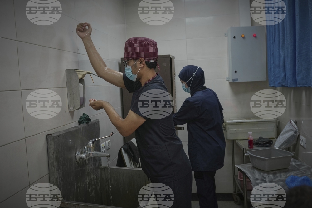 Mideast Wars Gaza Hospital Photo Essay