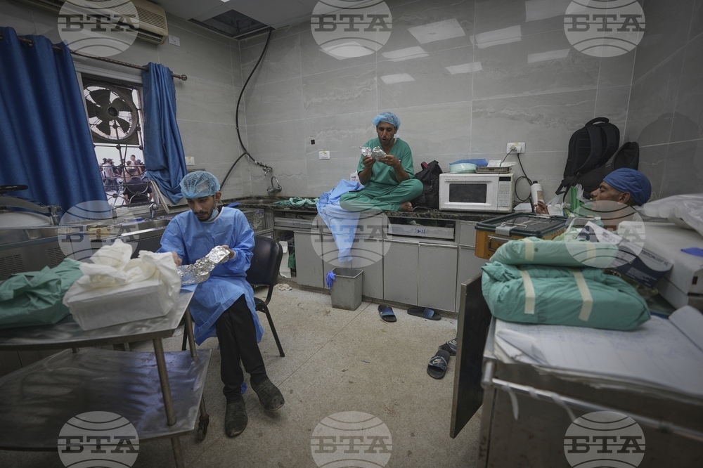 Mideast Wars Gaza Hospital Photo Essay