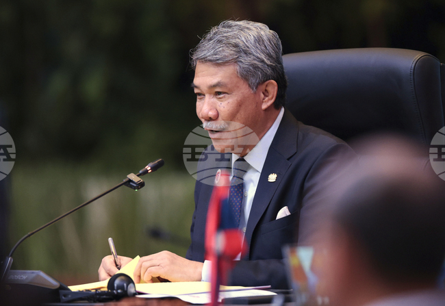 Китай ще подпише договор за зона без ядрени оръжия в Югоизточна Азия, веднага щом документите са готови, заяви Малайзия