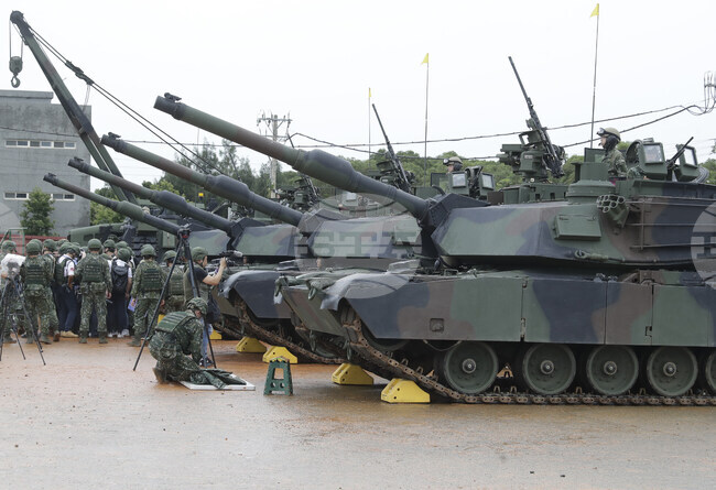 В Тайван продължават ежегодните 10-дневни военни учения, по време на които бяха демонстрирани нови американски танкове