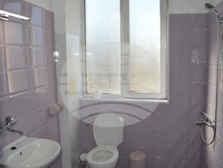 Община Благоевград обнови Защитено жилище за лица с умствена изостаналост, кметът Илко Стоянов посети социалното заведение и се срещна с ползвателите на услугата