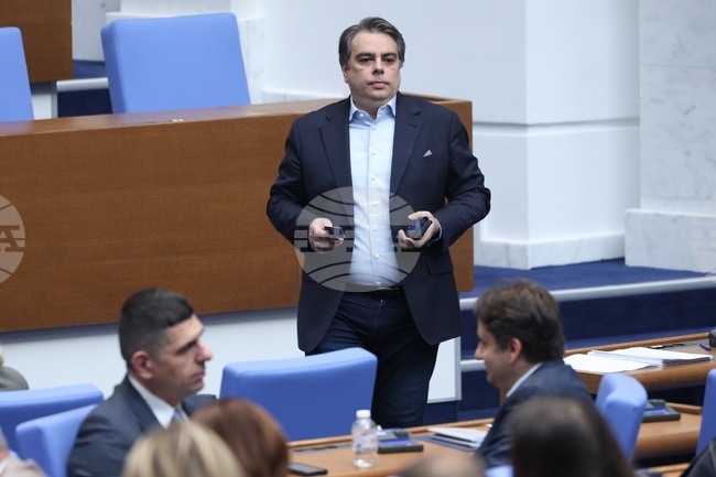 Оттук нататък "Продължаваме промяната" ще подкрепя вотове на недоверие, които не ни отдалечават от Европа, каза Асен Василев