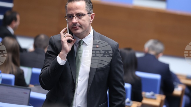 Vazrazhdane Holds Talks with Opposition Parties on New No-Confidence Motion