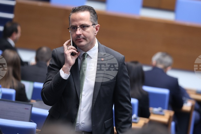 Предстоят консултации с опозиционните партии за следващ вот на недоверие, каза Цончо Ганев от "Възраждане"