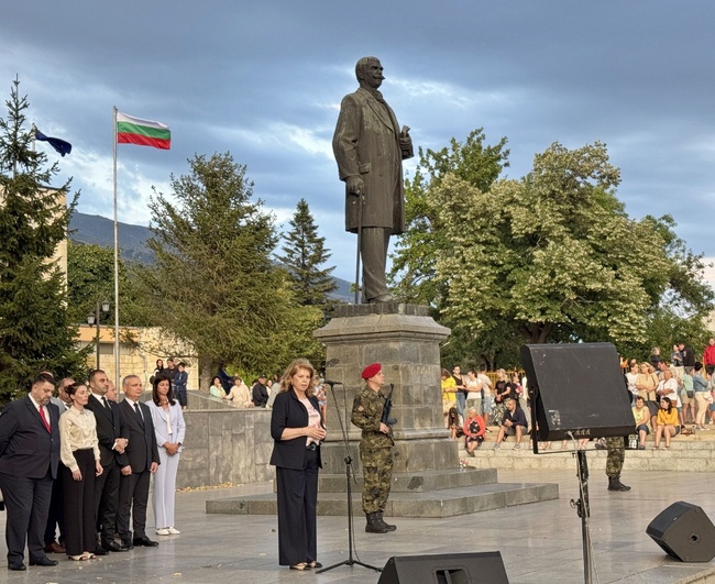 Вицепрезидентът: Работи в братски сговор със съединени сили – този завет на Вазов ни е нужен днес