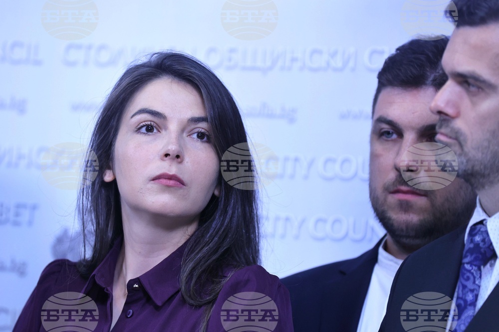 Общински съветници - пресконференция - Росица Николова