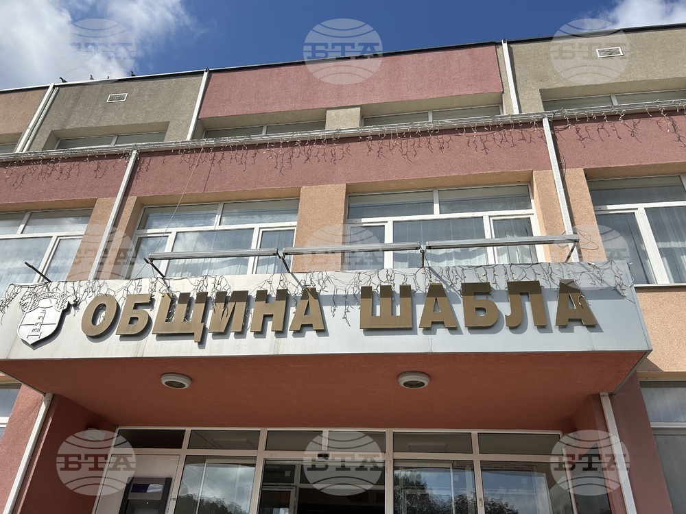 Със собствена техника и местен екип се извършват обработките срещу комари в община Шабла тази година