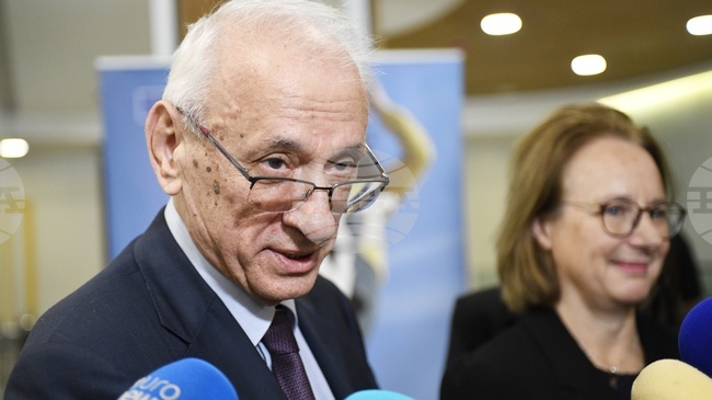 Health Minister Says Eight Helicopters to Provide Emergency Medical Services in Bulgaria