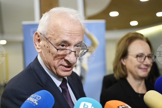 Health Minister Says Eight Helicopters to Provide Emergency Medical Services in Bulgaria