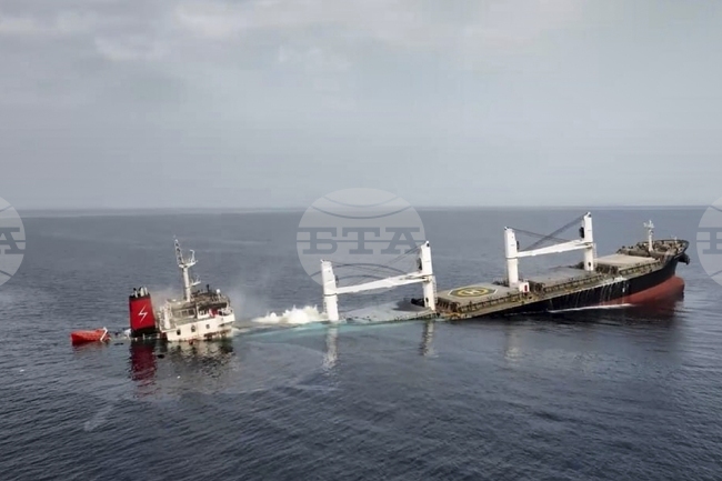 Най-малко четирима моряци от атакувания от хусите кораб "Итърнити Си" са смятани за мъртви