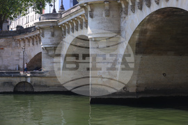 Франция  - Париж - „Пон Ньоф”