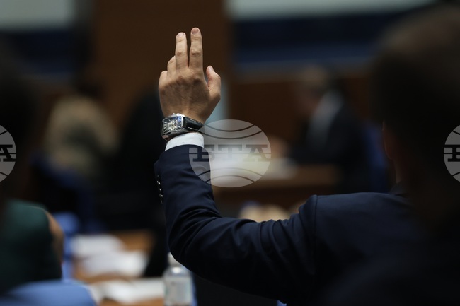 Parliament Adopts Amendments at First Reading to Insurance Code Concerning Civil Liability Insurance 