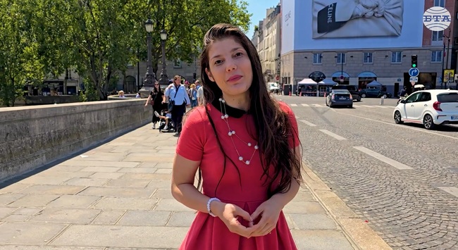 Артистът JR прави потапяща инсталация в Париж по повод 40-годишнината от „Опакования Пон Ньоф“ на Христо Явашев-Кристо и Жан-Клод