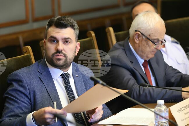 На общо заседание комисиите по отбрана и външна политика изслушват ресорните министри за резултатите от Срещата на върха на НАТО в Хага