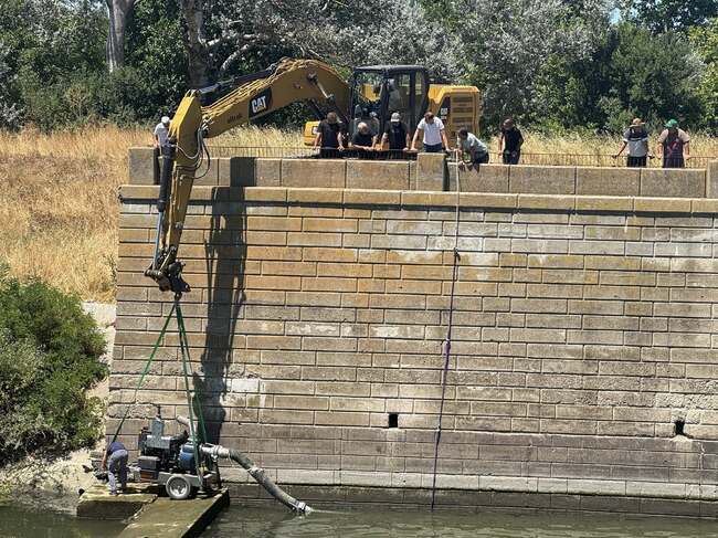 Заради ремонт на разделителното съоръжение в Ямбол водите на Тунджа се пренасочват по градския ръкав на реката