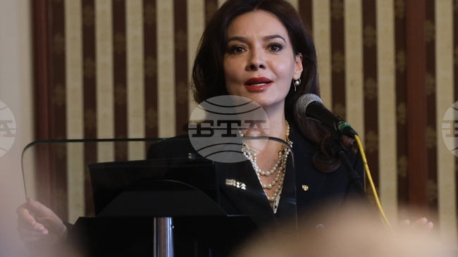 Албанският министър на външните работи осъди масивната атака на Русия срещу Украйна тази нощ и заяви, че ще посети Киев в близките дни