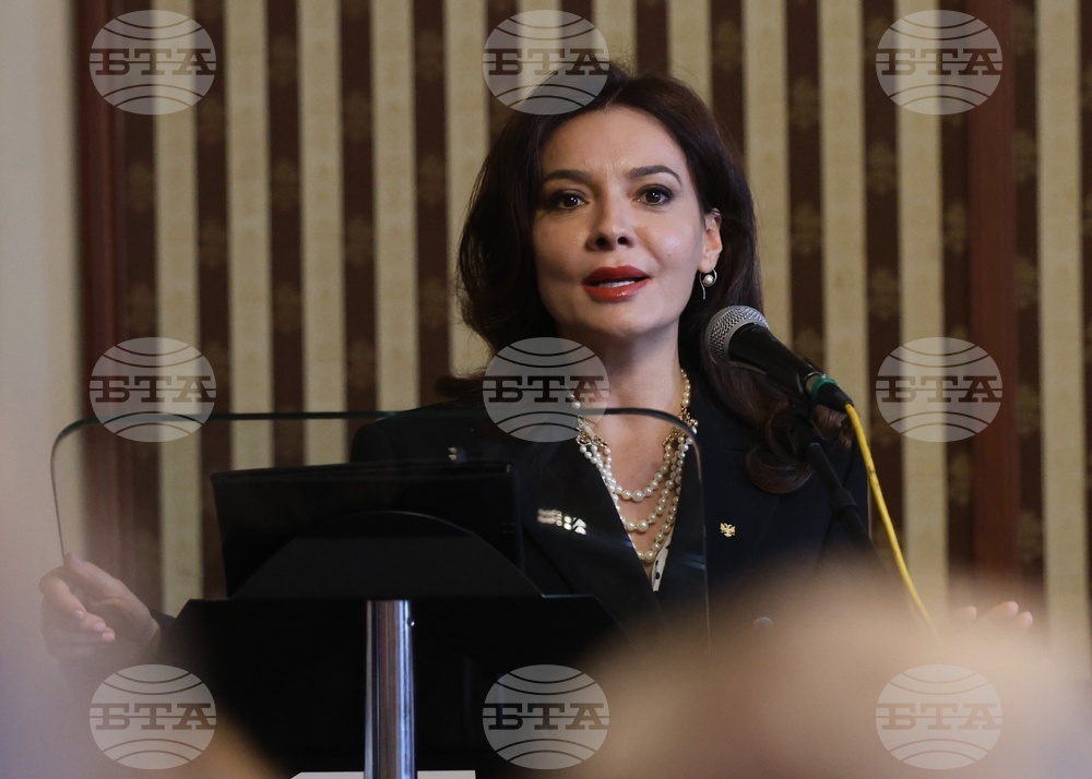 Албанският министър на външните работи осъди масивната атака на Русия срещу Украйна тази нощ и заяви, че ще посети Киев в близките дни