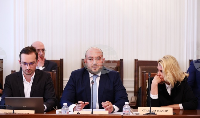 Парламентарната комисия за противодействие на корупцията одобри правилата за избор на членове на Номинационната комисия