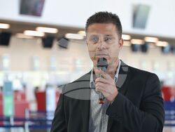 Бургас - летище - скулптура - откриване