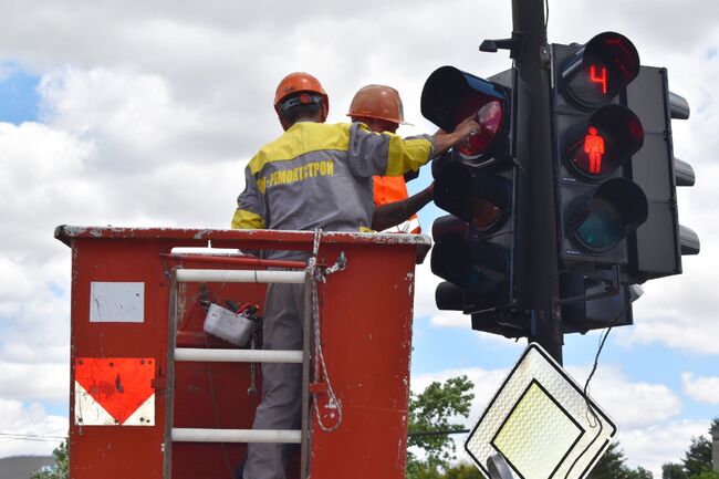 Започна ремонтът на светофарите в Разград