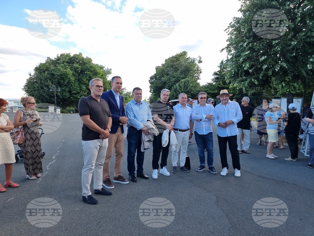 Бургас - изложба „Една непозната колекция. Творби от резиденцията на Вълко Червенков“ - откриване