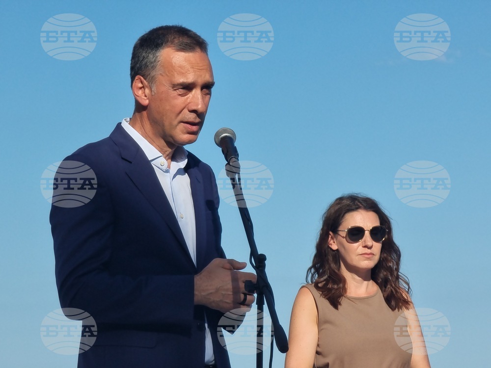 Бургас - изложба „Една непозната колекция. Творби от резиденцията на Вълко Червенков“ - откриване