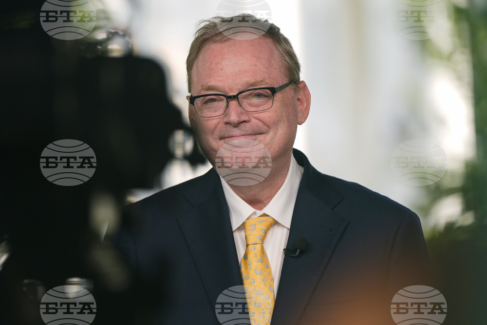 Президентът на САЩ Доналд Тръмп очаква по-изгодни предложения, за да не въведе увеличените мита, заяви икономическият му съветник Кевин Хасет