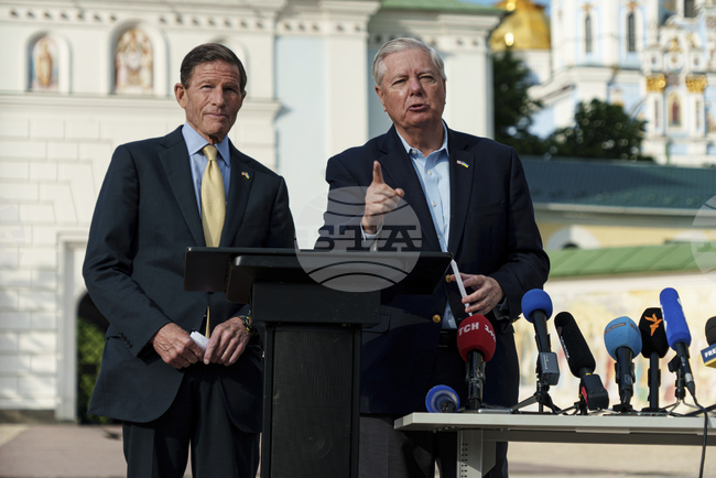 Влиятелен американски сенатор подкрепи мащабни санкции срещу Русия