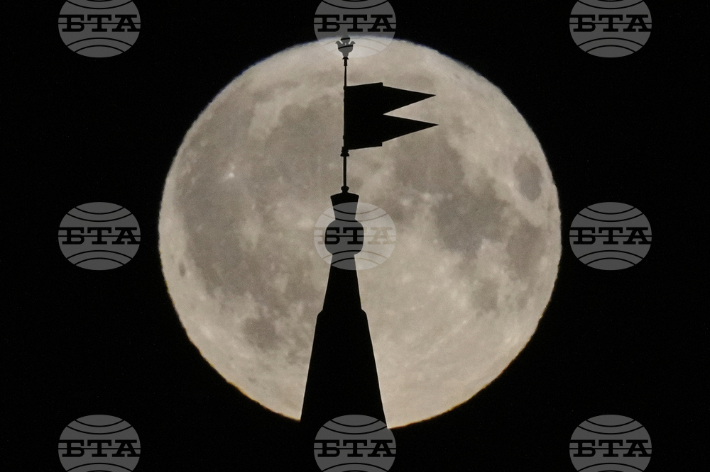 Russia Full Moon