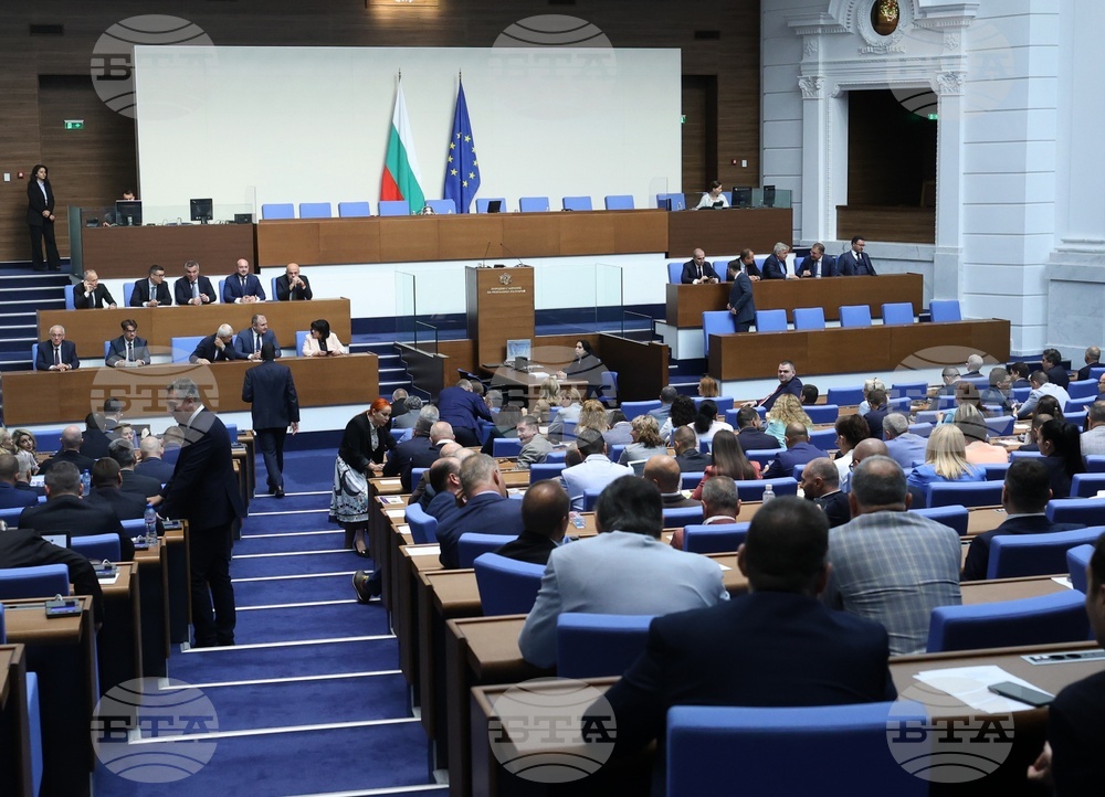 Парламентът удължи заседанието си до изчерпване на дневния ред