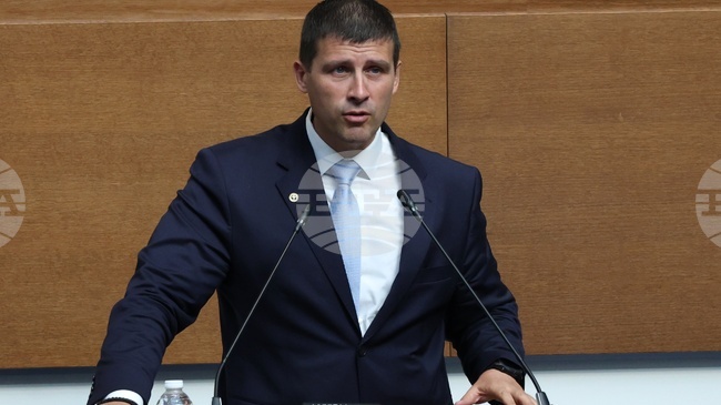 Velichie Floor Leader Warns of Systematic Destruction of Tourism on Black Sea Coast