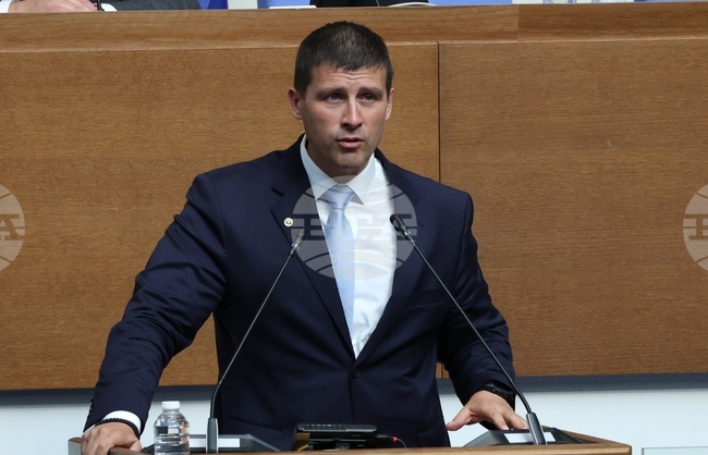 Velichie Floor Leader Warns of "Systematic Destruction" of Tourism on Black Sea Coast