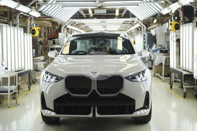 Износът на германски автомобили за Китай се е сринал с една трета през 2025 г., сочат данните на икономически институт