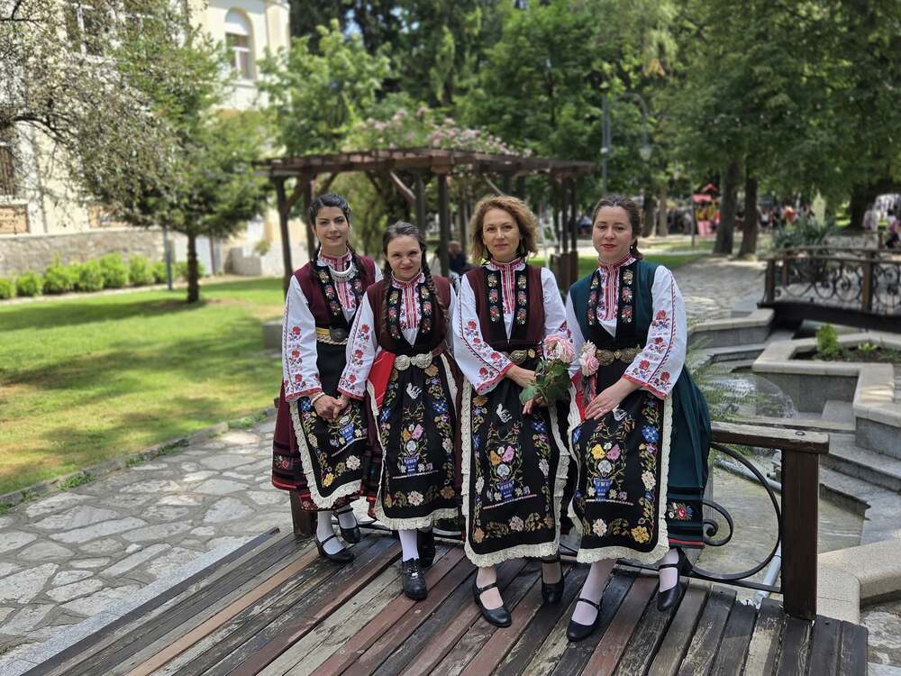 Танцьори от Българска група „Дилмана“ от Копенхаген взеха участие във Фестивала на традиционните хорà „На армане с тъпане“ в Разлог