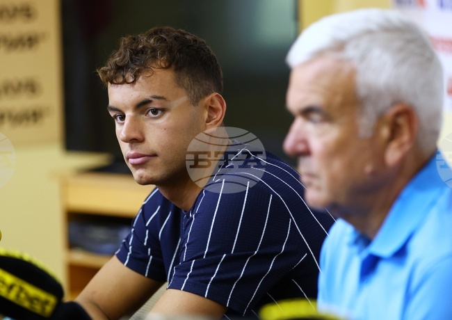 Петър Мицин се стреми към влизане във финал на 400 метра свободен стил на предстоящото Световно първенство по плуване в Сингапур