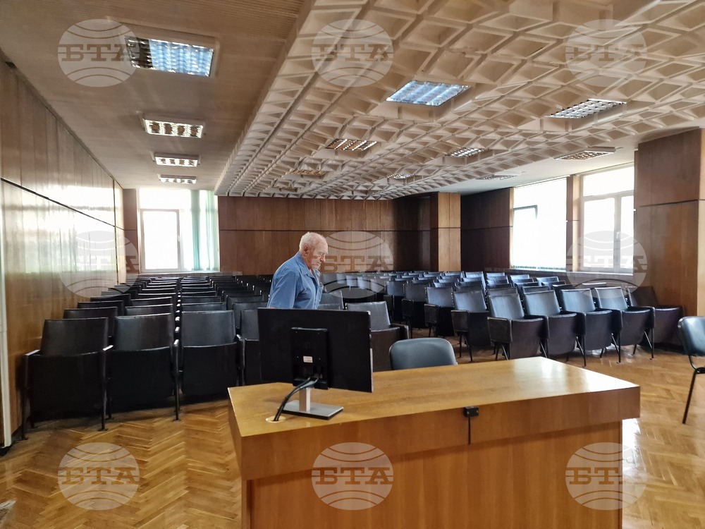 Окръжният съд в Смолян осъди условно 88-годишен мъж, опитал да внесе наркотик на внука си в затворническото общежитие на Герзовица