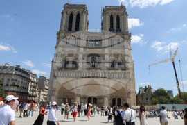 Франция - Париж - катедрала „Нотр Дам де Пари“ - туризъм