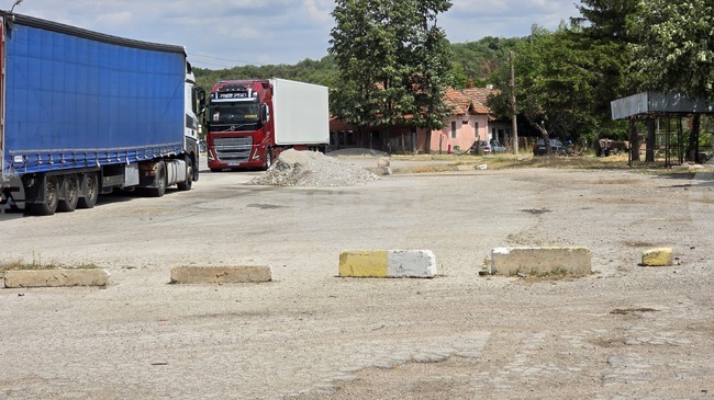 Кражба на гориво от товарен автомобил разследва полицията във Видин