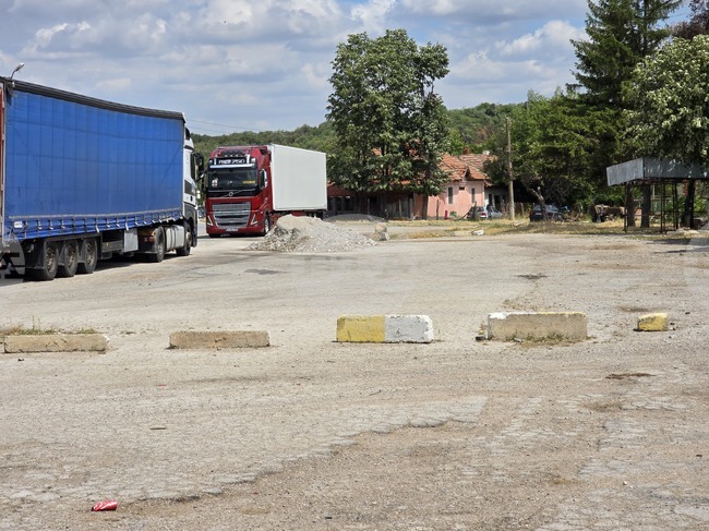 Кражба на гориво от товарен автомобил разследва полицията във Видин