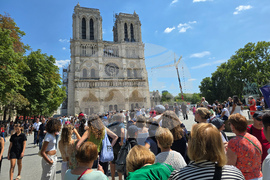 Франция - Париж - катедрала „Нотр Дам де Пари“ - туризъм