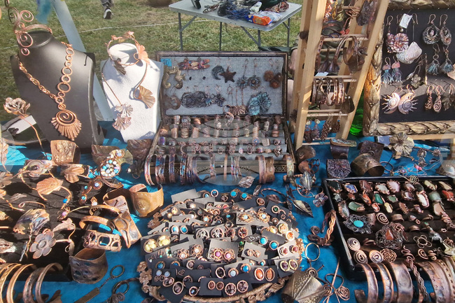 Общо 129 заявки са подадени за участие в Традиционния панаир на занаятите в троянското село Орешак