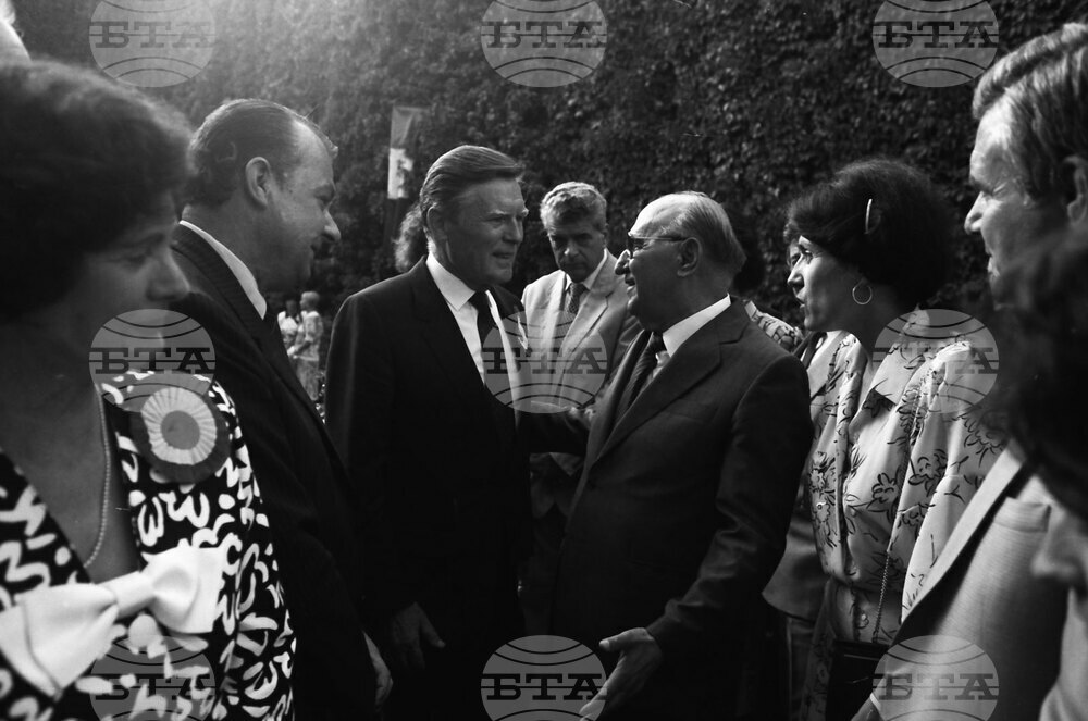 На 14 юли 1989 г. тържествено са отбелязани 200 години от началото на Френската революция